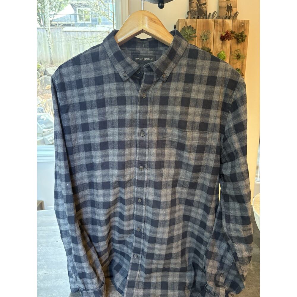 Banana Republic Men's Size L Plaid Flannel Button Down Gray Navy Untuck